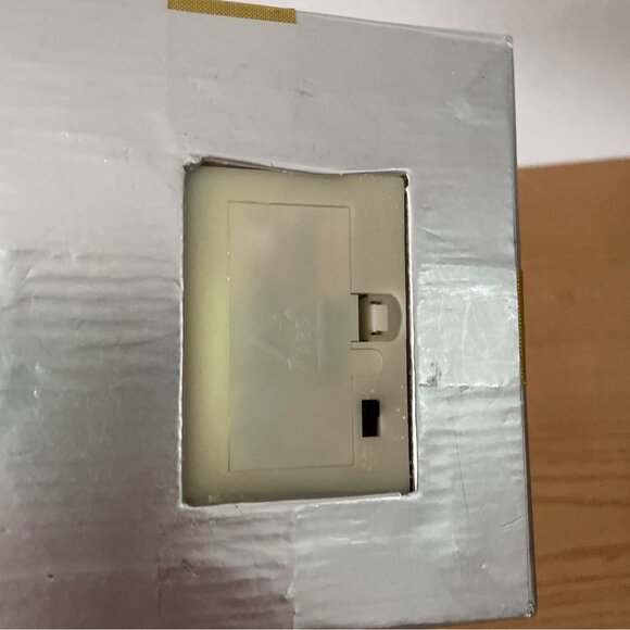 Vtg Avon Musical Snowman Family Forest Scene Fold Out Gift Box Fiber Optic VIDEO - Picture 9 of 12